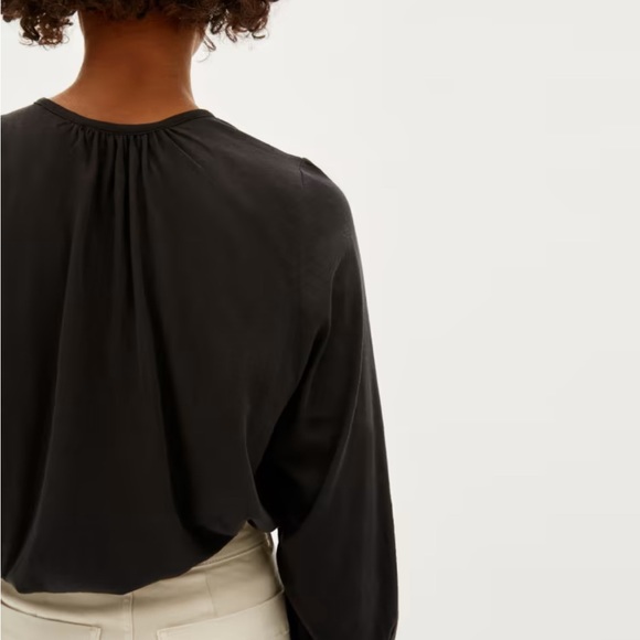 Everlane - women’s The Air Poet Tee black 3/4 balloon sleeve crewneck Tee size M - Picture 3 of 7